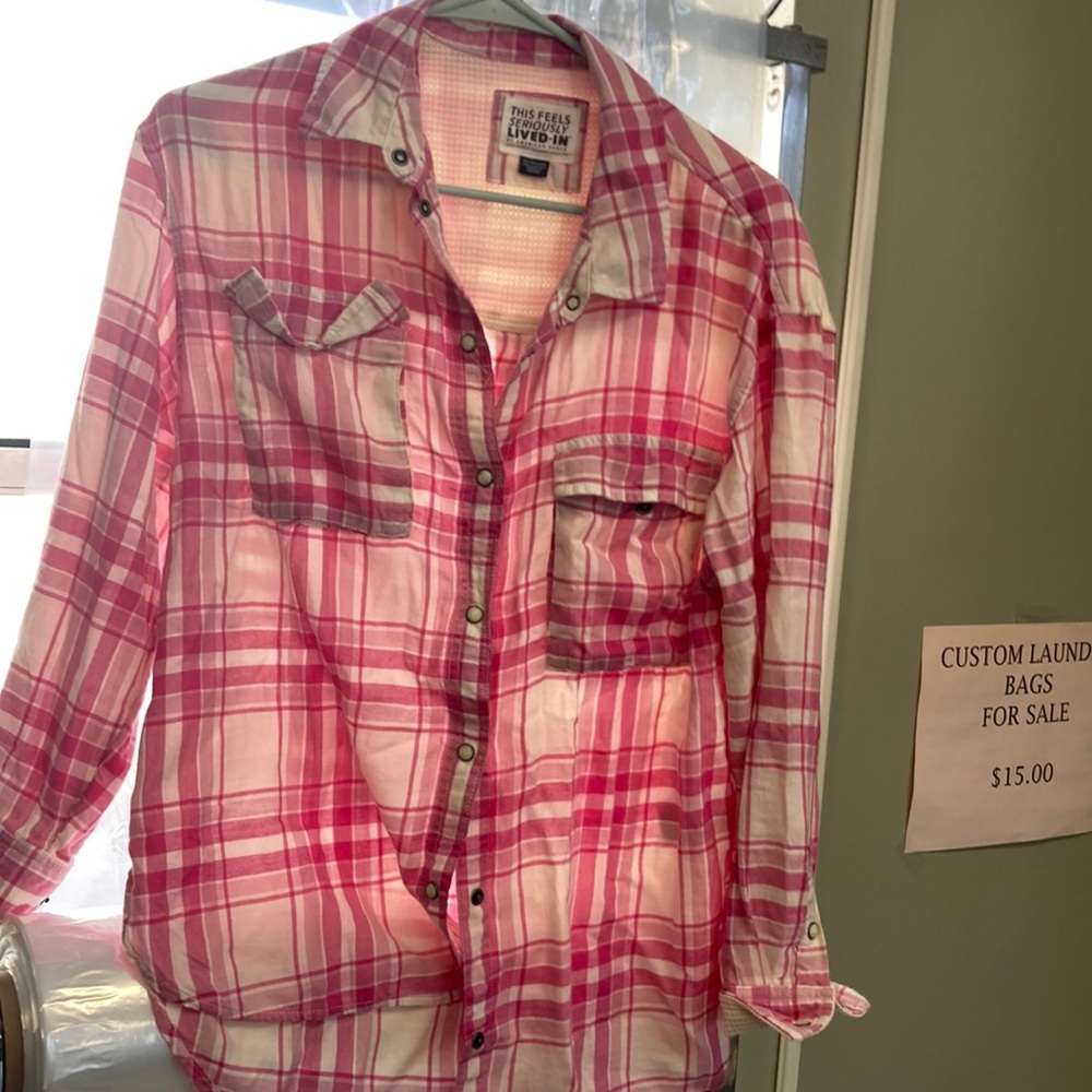 New with tags, American Eagle button down shirt, size extra small
